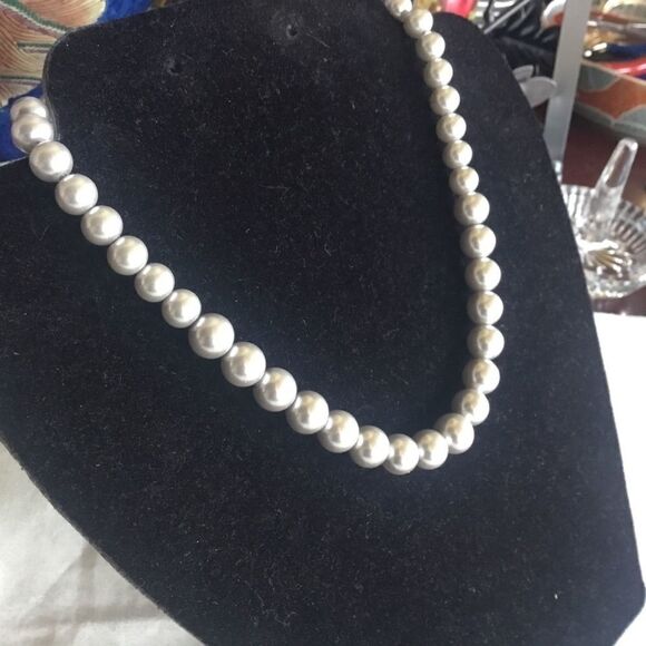 $10 ea or 3/$25. Graduated Silver Faux Pearl Neckl - Picture 4 of 7